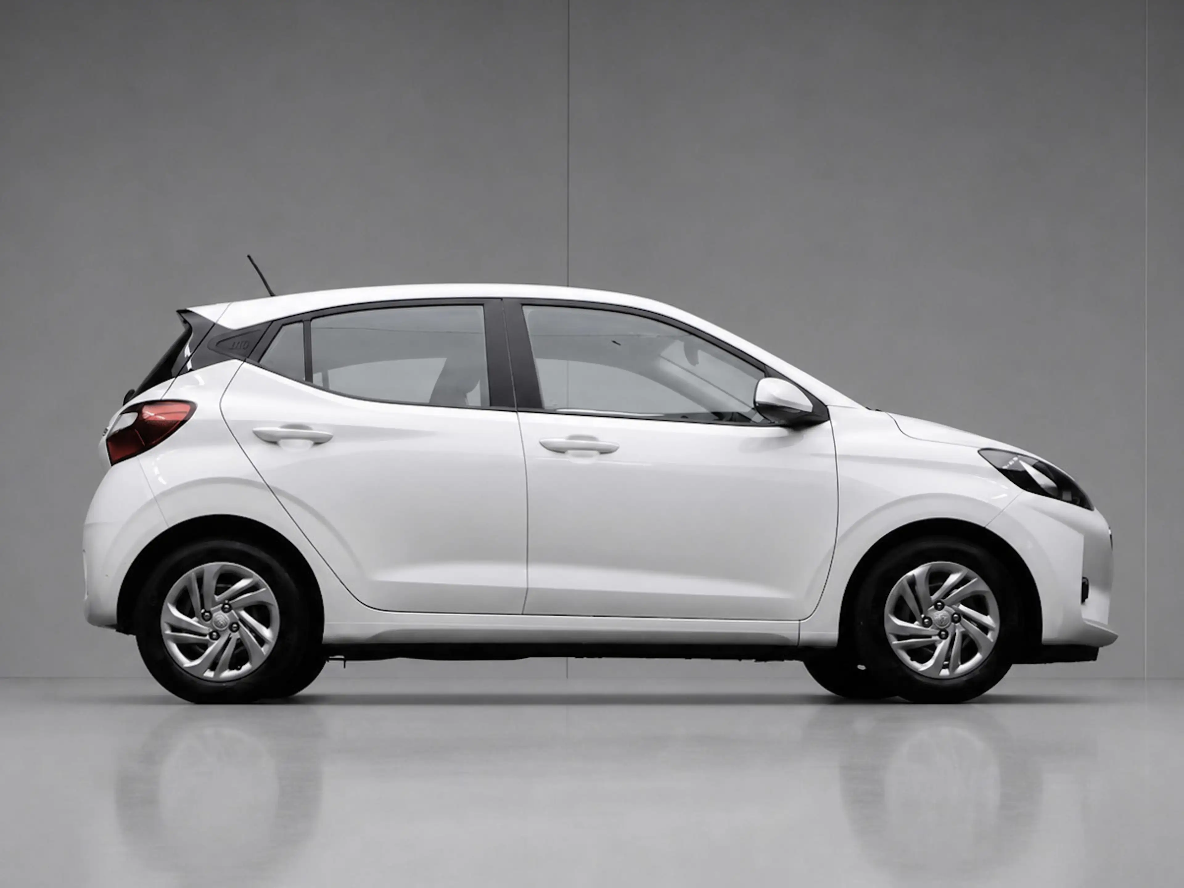 Hyundai i10 1.0 Comfort Sport (APPLE CARPLAY,NAVI,CLIMATE,CRUI — photo 6