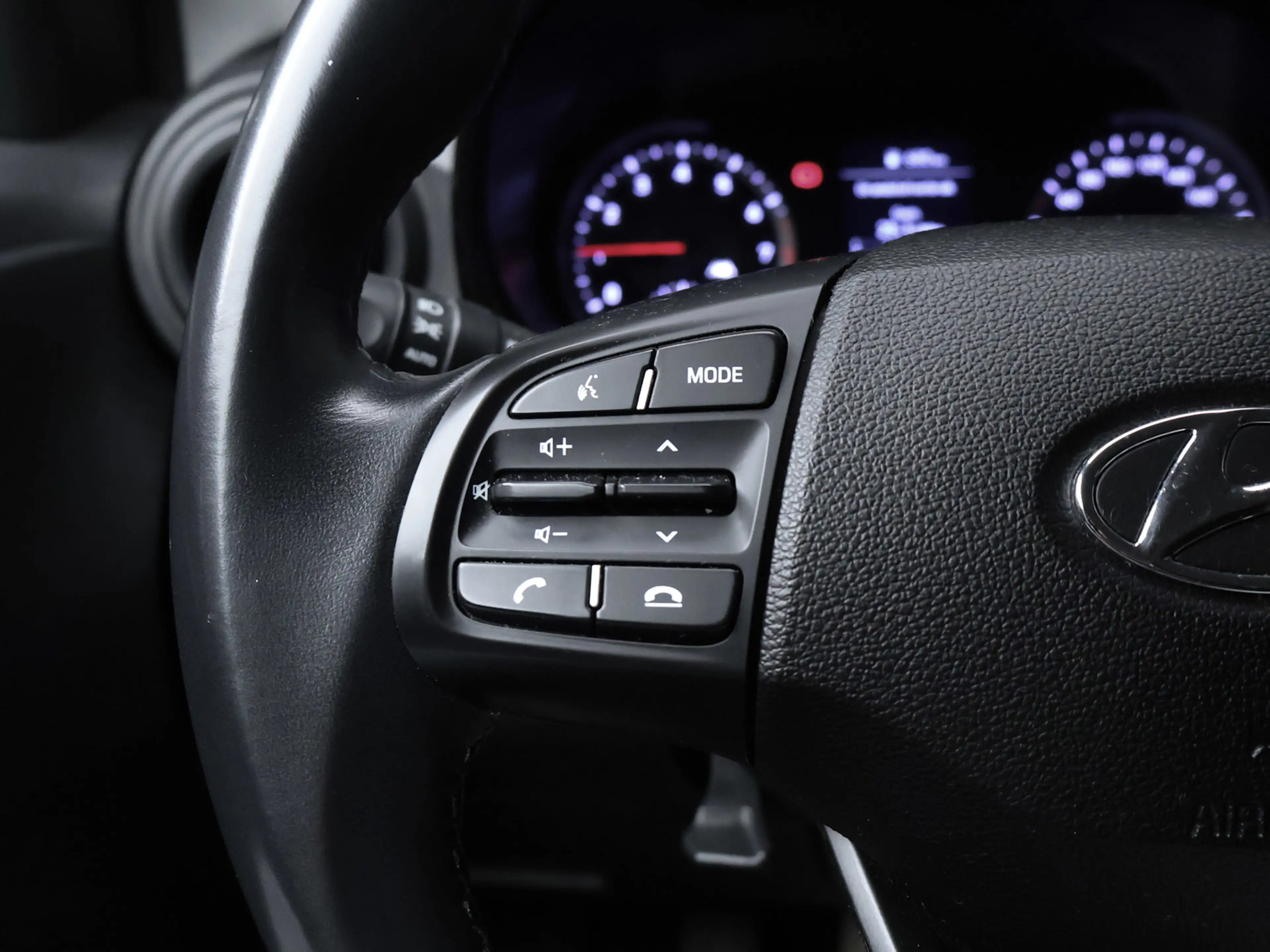 Hyundai i10 1.0 Comfort Sport (APPLE CARPLAY,NAVI,CLIMATE,CRUI — photo 10