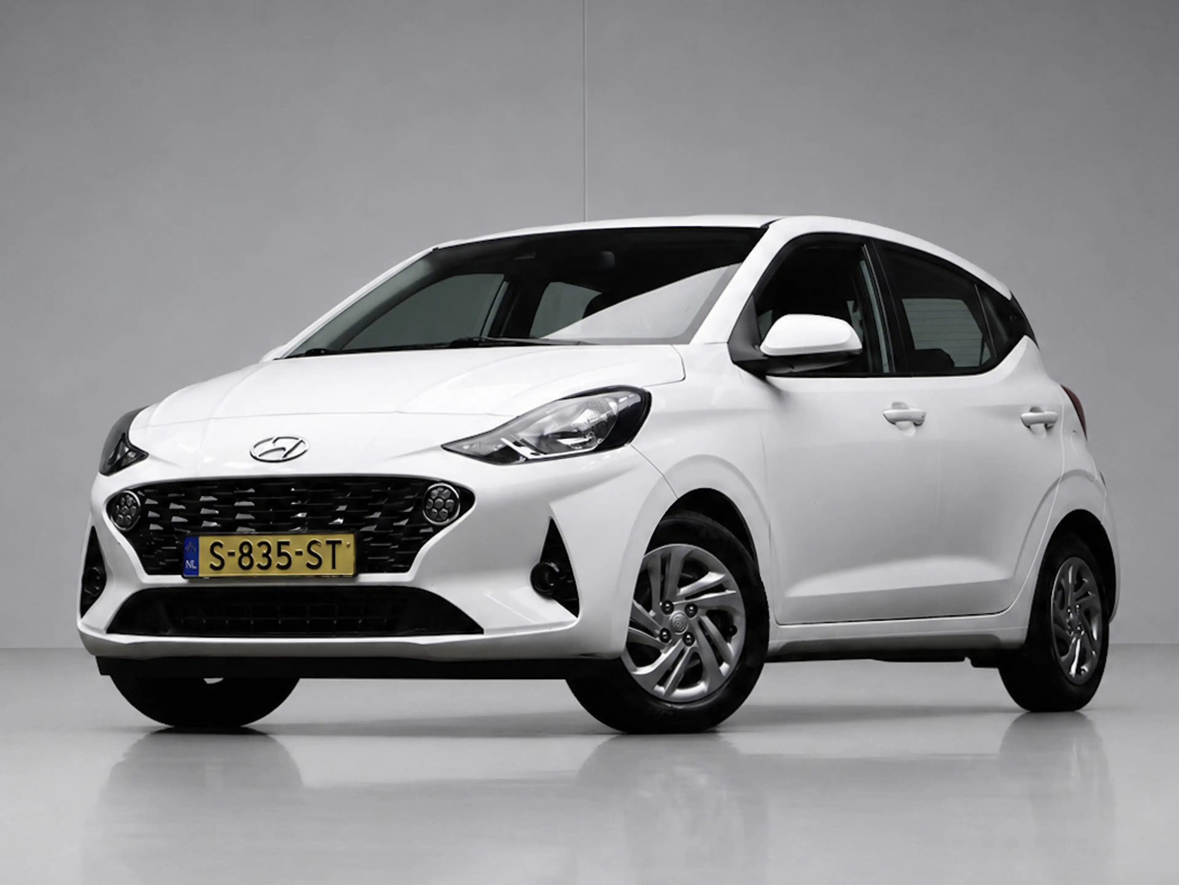 Hyundai i10 1.0 Comfort Sport (APPLE CARPLAY,NAVI,CLIMATE,CRUI — photo 3