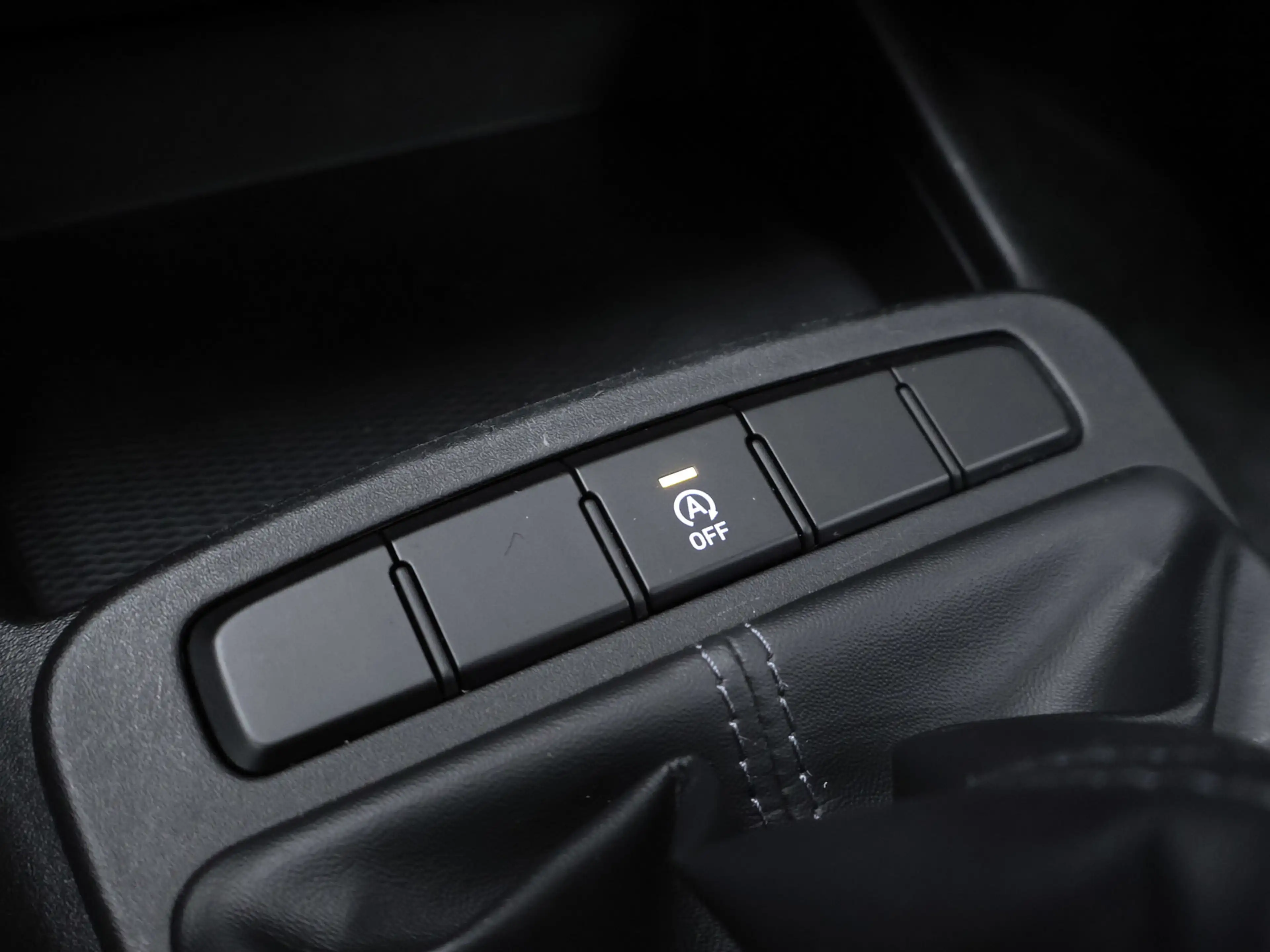 Hyundai i10 1.0 Comfort Sport (APPLE CARPLAY,NAVI,CLIMATE,CRUI — photo 18