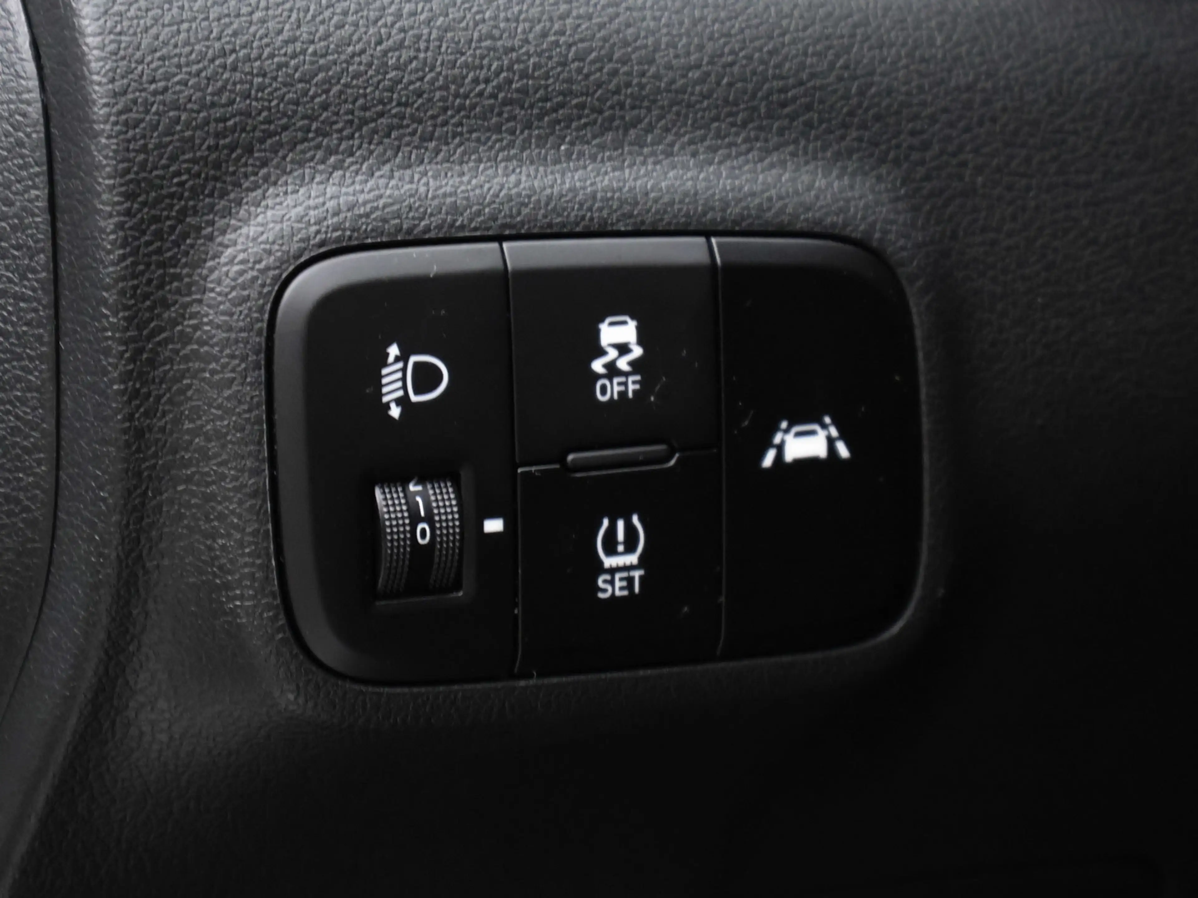 Hyundai i10 1.0 Comfort Sport (APPLE CARPLAY,NAVI,CLIMATE,CRUI — photo 19