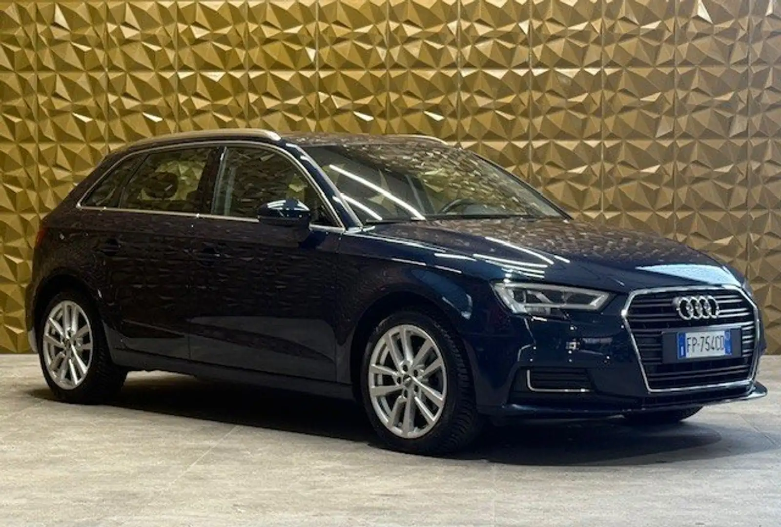 Audi A3 Sportback 30 1.0 tfsi Sport 116cv s-tronic Bleu - 2