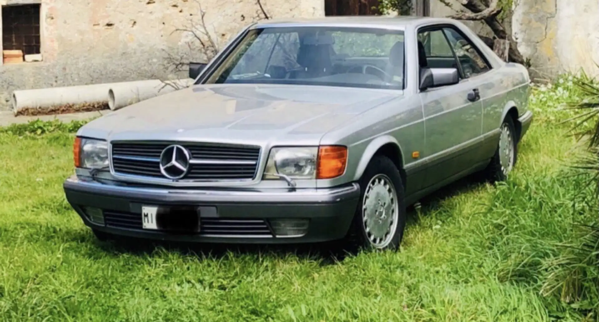 Mercedes-Benz 560 SEC Argintiu - 1