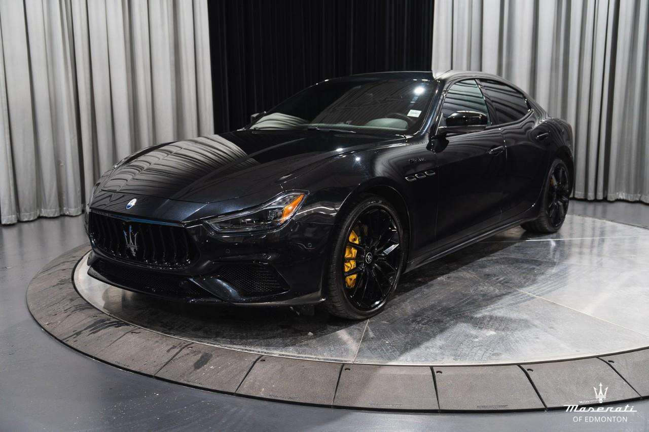 2022 Maserati Ghibli Modena Q4