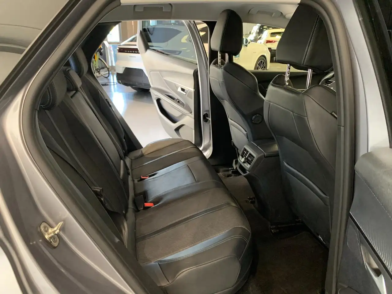 Peugeot 3008 Hybrid 225 e-EAT8 Allure Pack 12