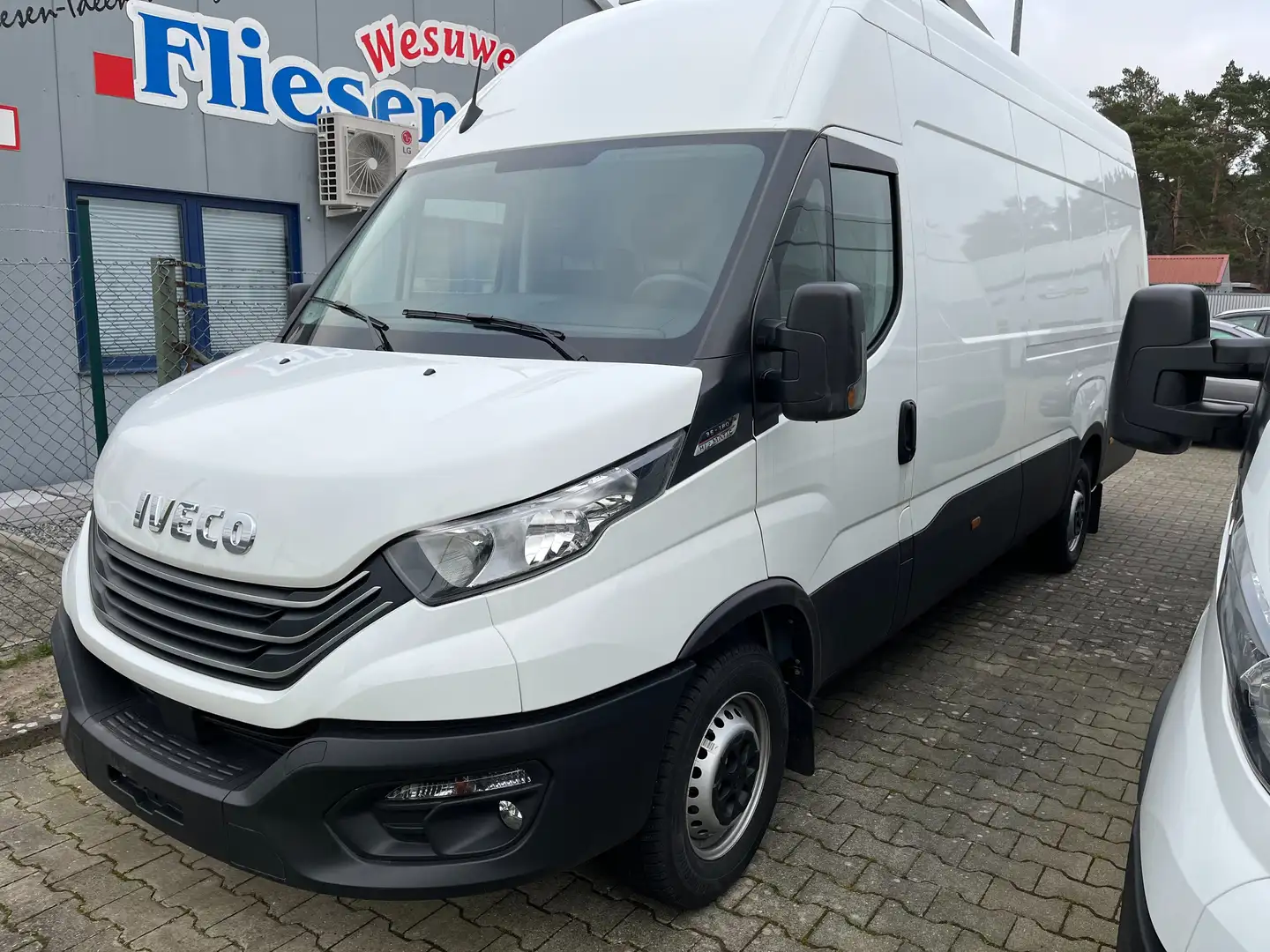 Iveco Daily 3.0 176PS HI-Matic Superhoch+Lang Weiß - 2