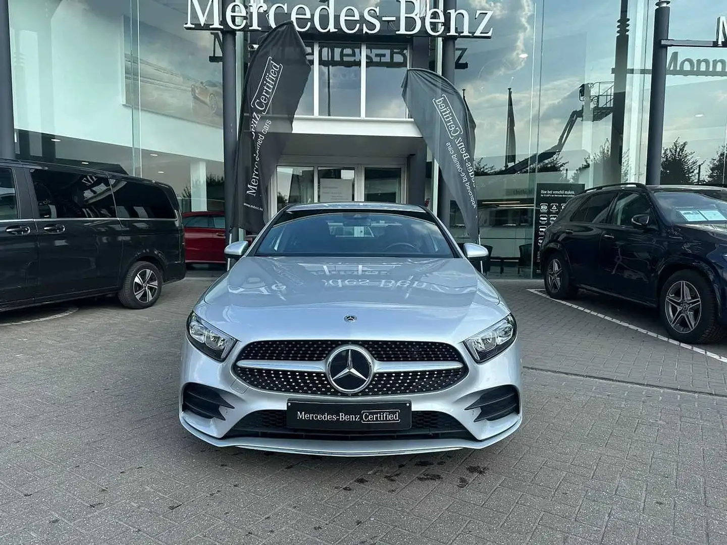 Mercedes-Benz A 180 d Limousine Argent - 2