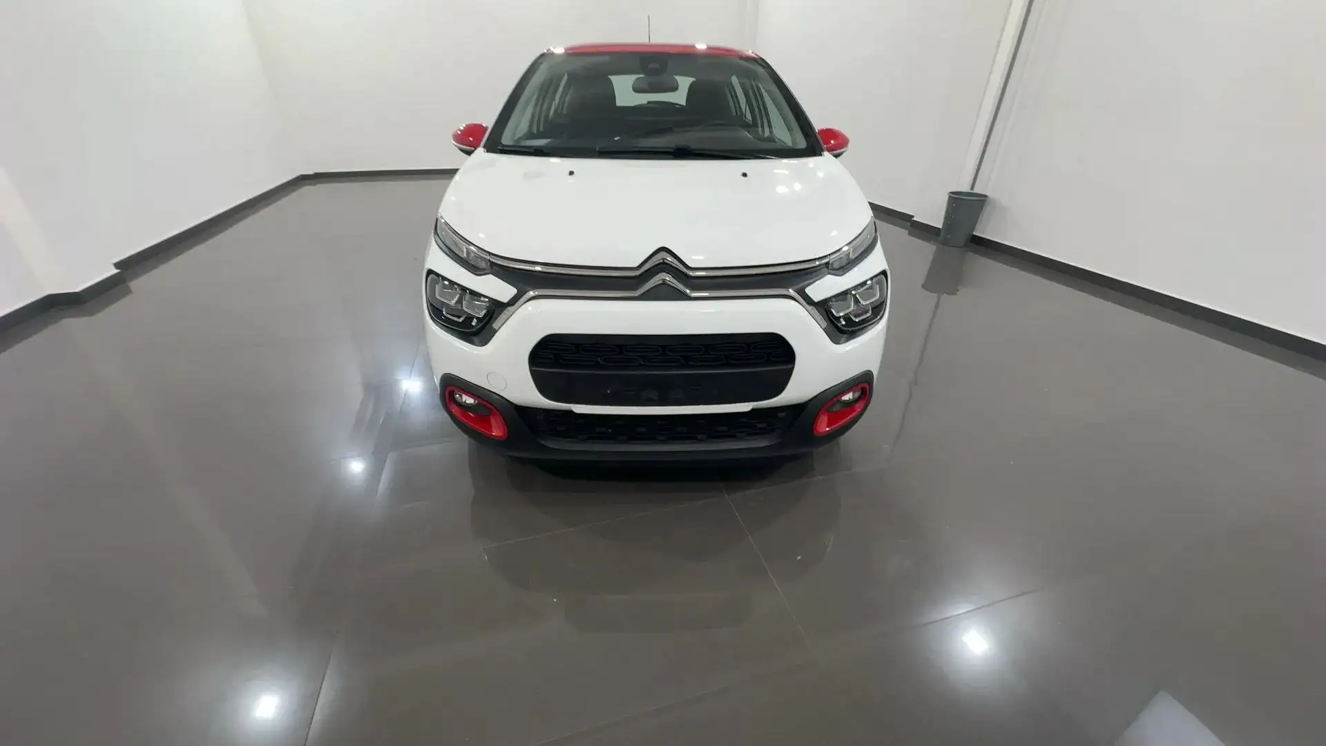 Citroen C3 C3 1.2 puretech Feel Pack s&s 83cv Blanc - 2