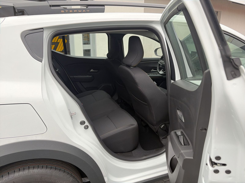 Dacia Sandero Stepway Extreme ECO-G 120 — photo 12