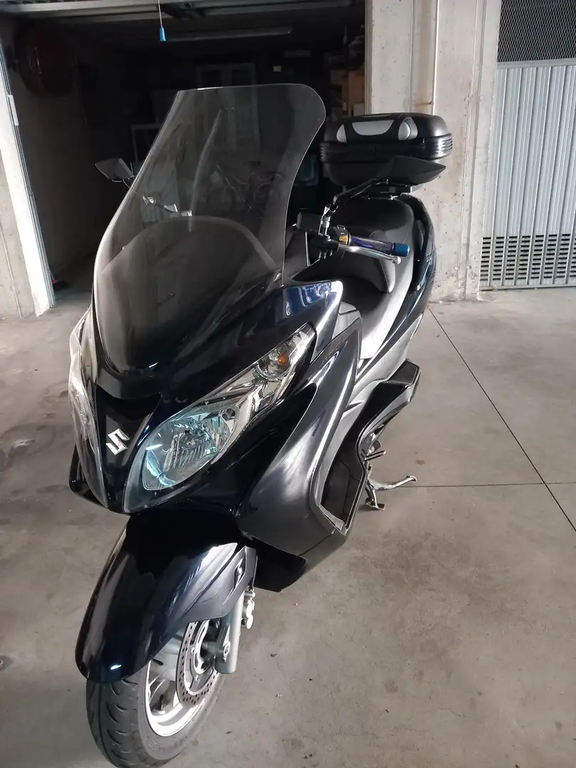 Suzuki Burgman 400 Fekete - 1