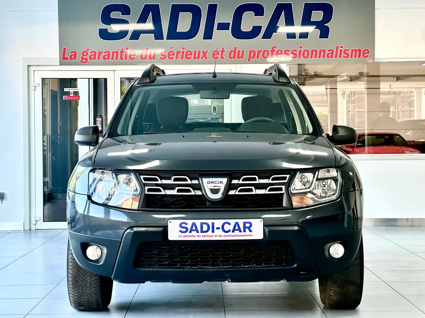 Dacia Duster 1.6i 115cv Grijs - 2