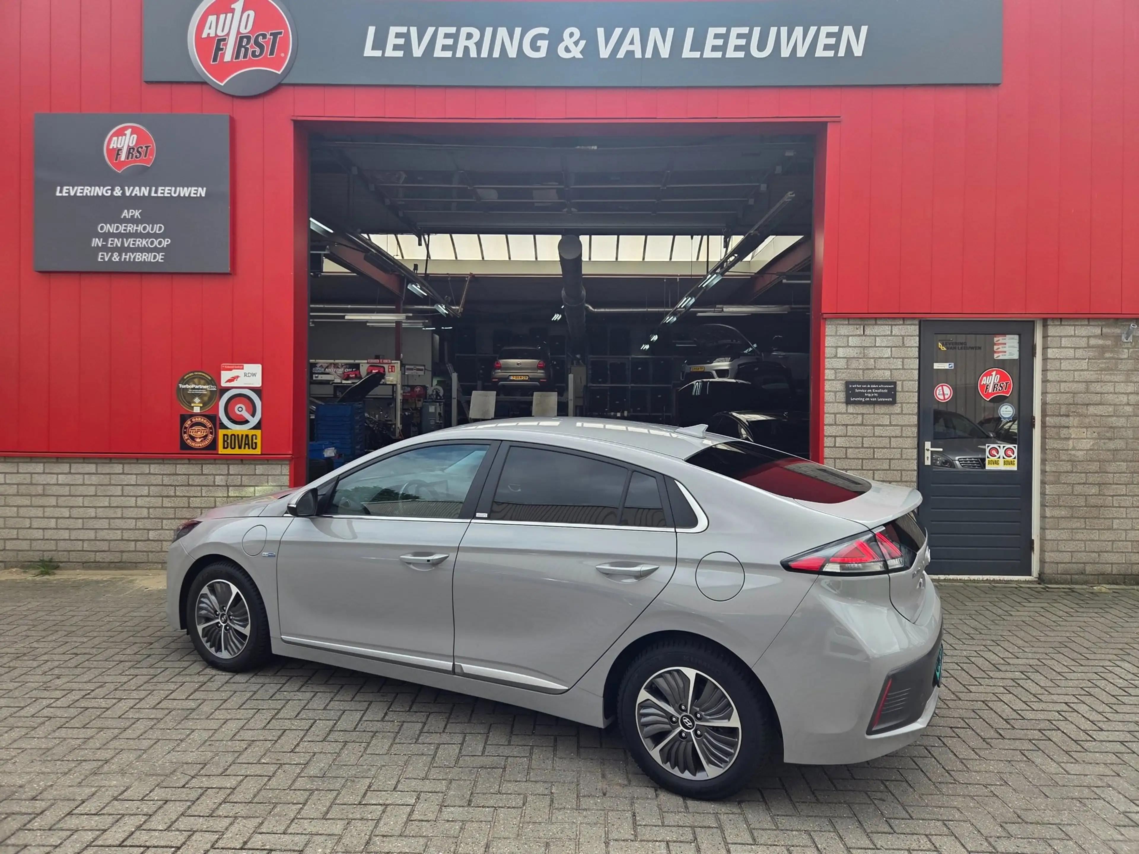 Hyundai IONIQ 1.6 GDi PHEV Comfort Parkeersensoren achter/ Stoel — photo 2