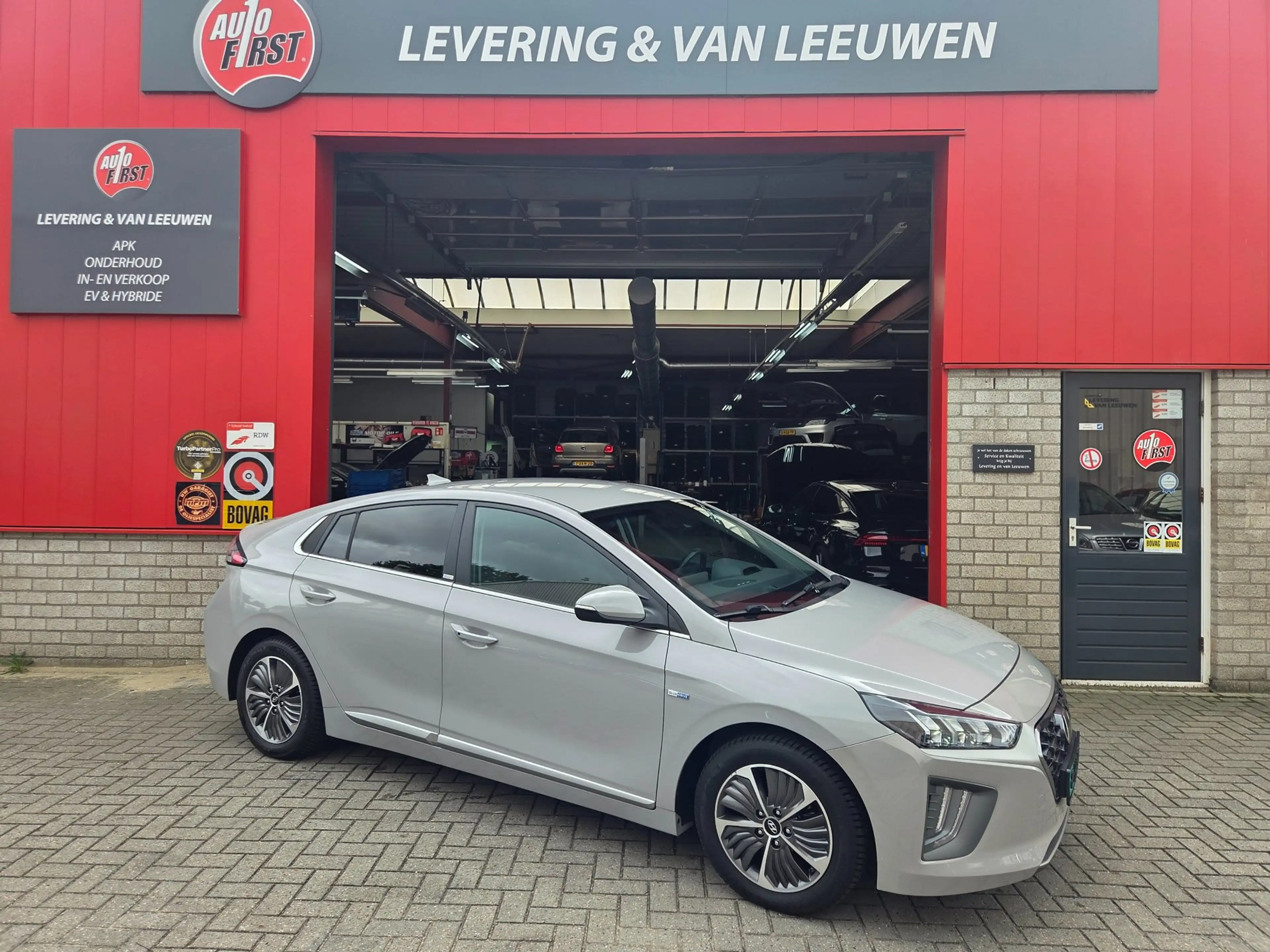 Hyundai IONIQ 1.6 GDi PHEV Comfort Parkeersensoren achter/ Stoel — photo 4