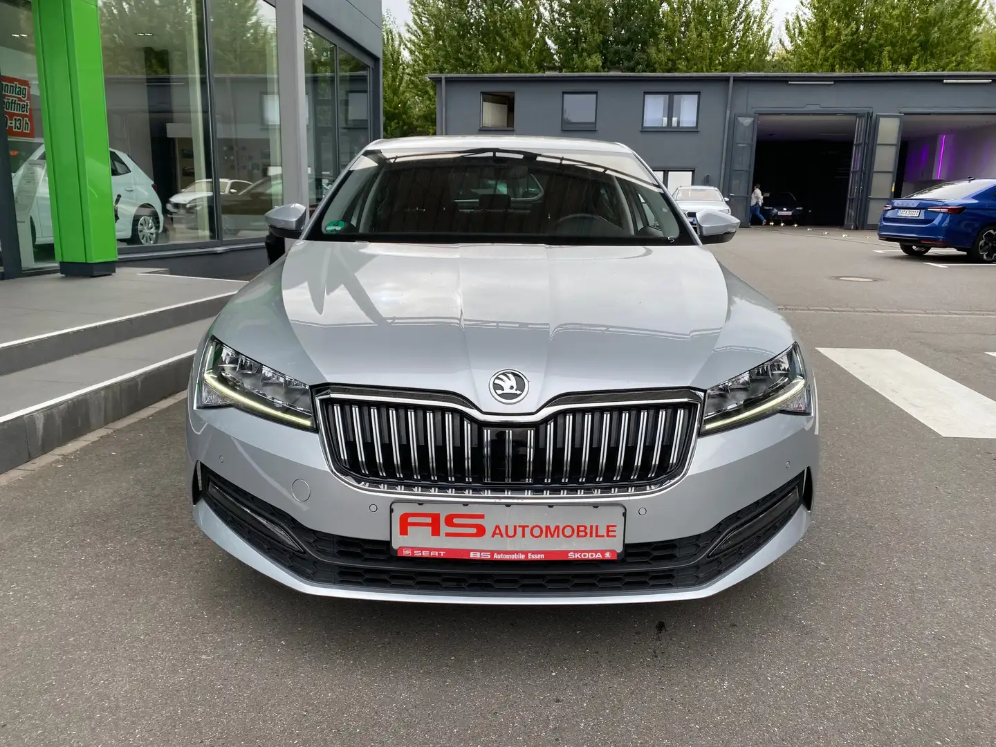 Skoda Superb Ambition mit beh. Windschutscheibe/SmartLink Silber - 2