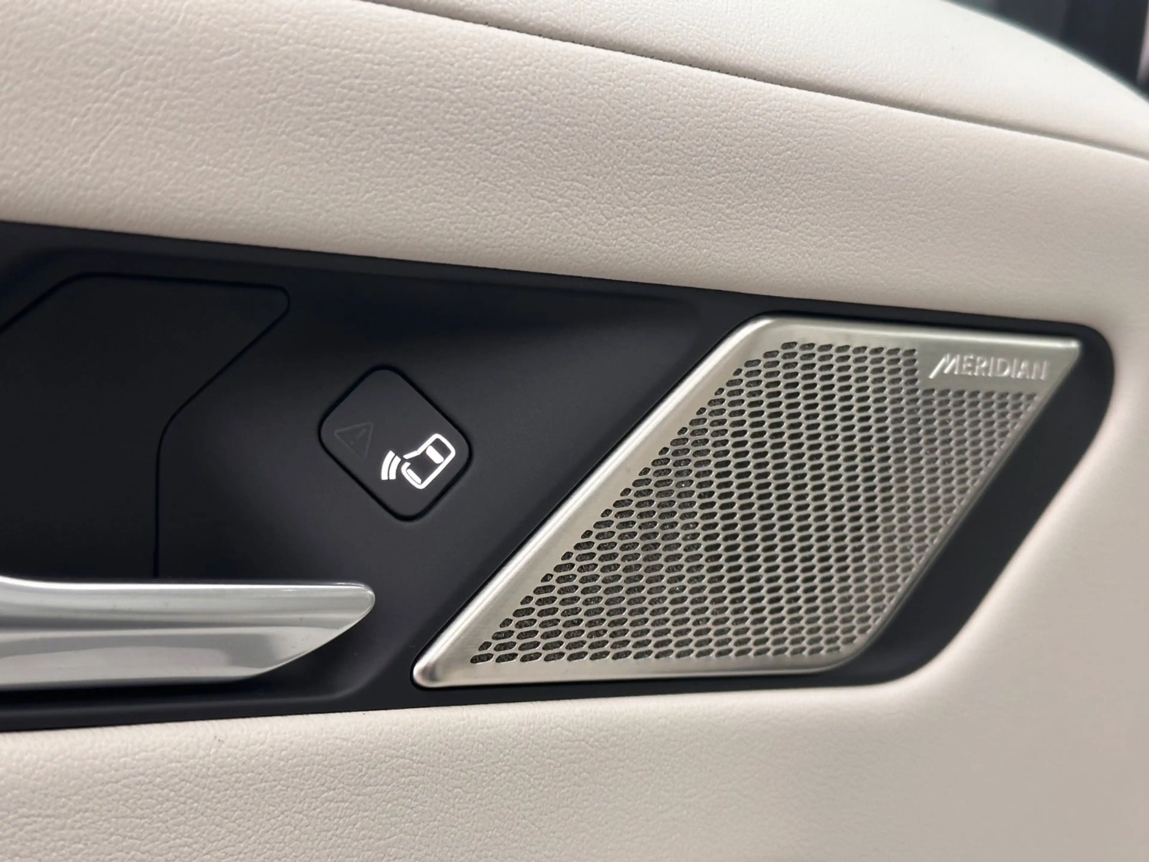 Jaguar I-Pace I-PACE S EV400 AWD*LED*360°Kamera*Keyless*Leder* — photo 12