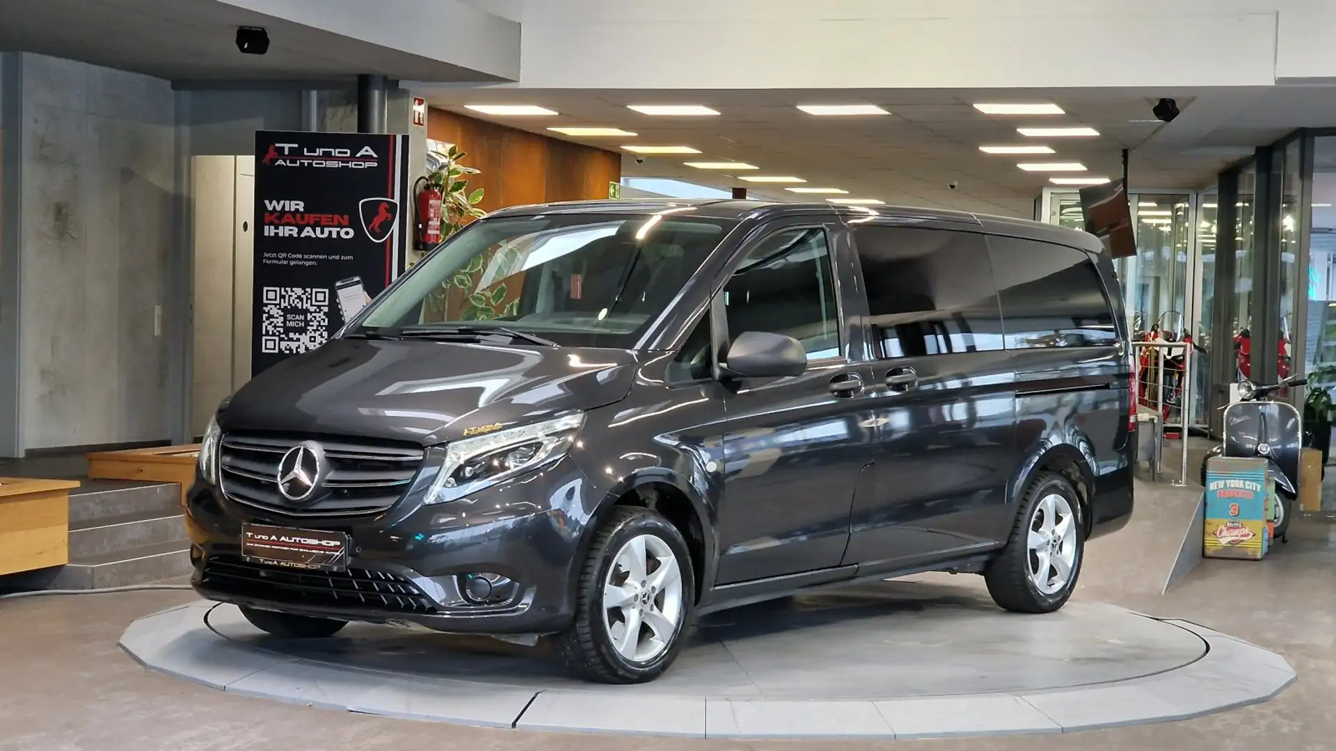 Mercedes-Benz Vito Vito 114 CDI Pro 4x4 8-Sitzer Lang Aut. *Kamera*Na Grau - 2