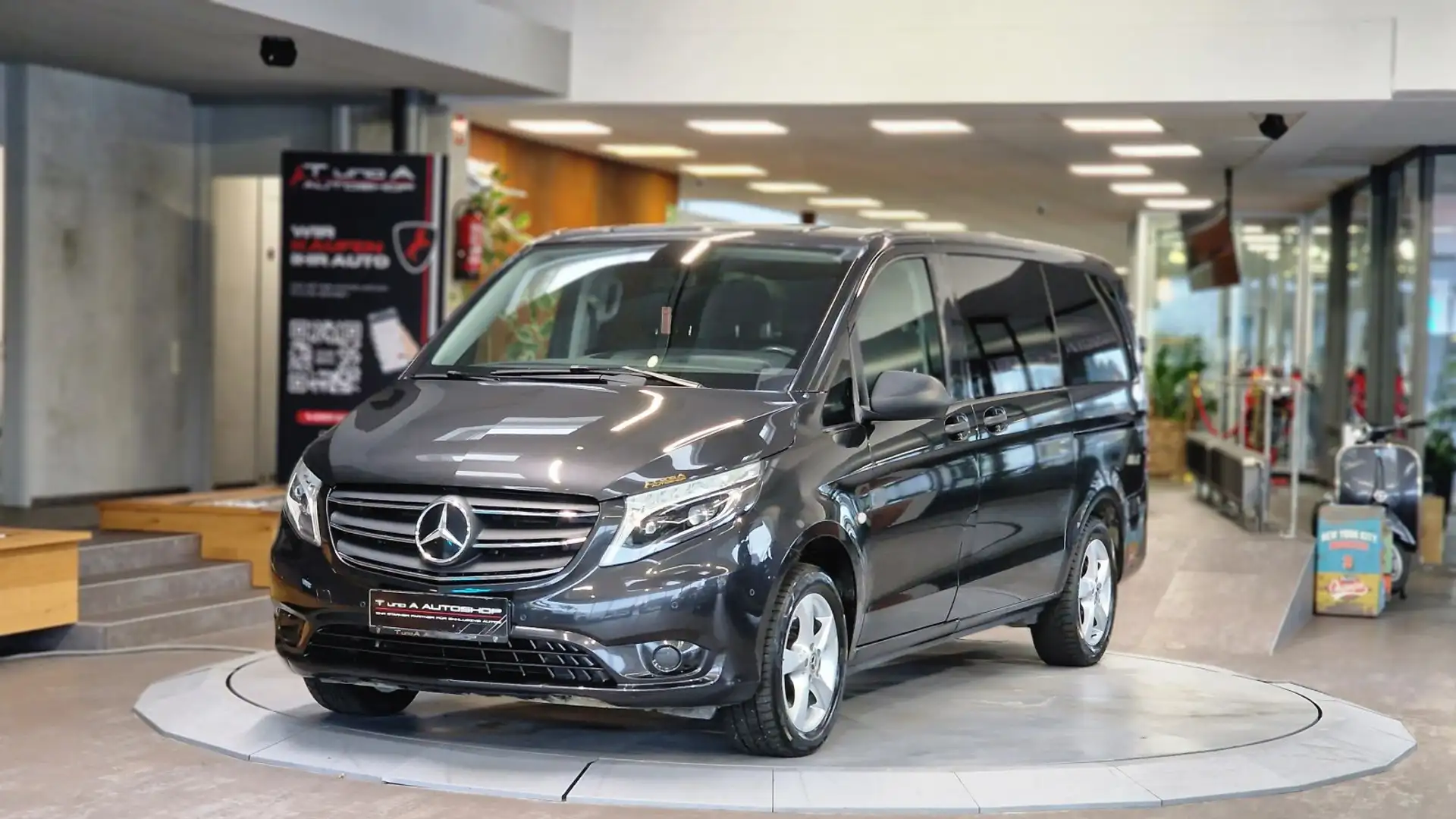Mercedes-Benz Vito Vito 114 CDI Pro 4x4 8-Sitzer Lang Aut. *Kamera*Na Grau - 1