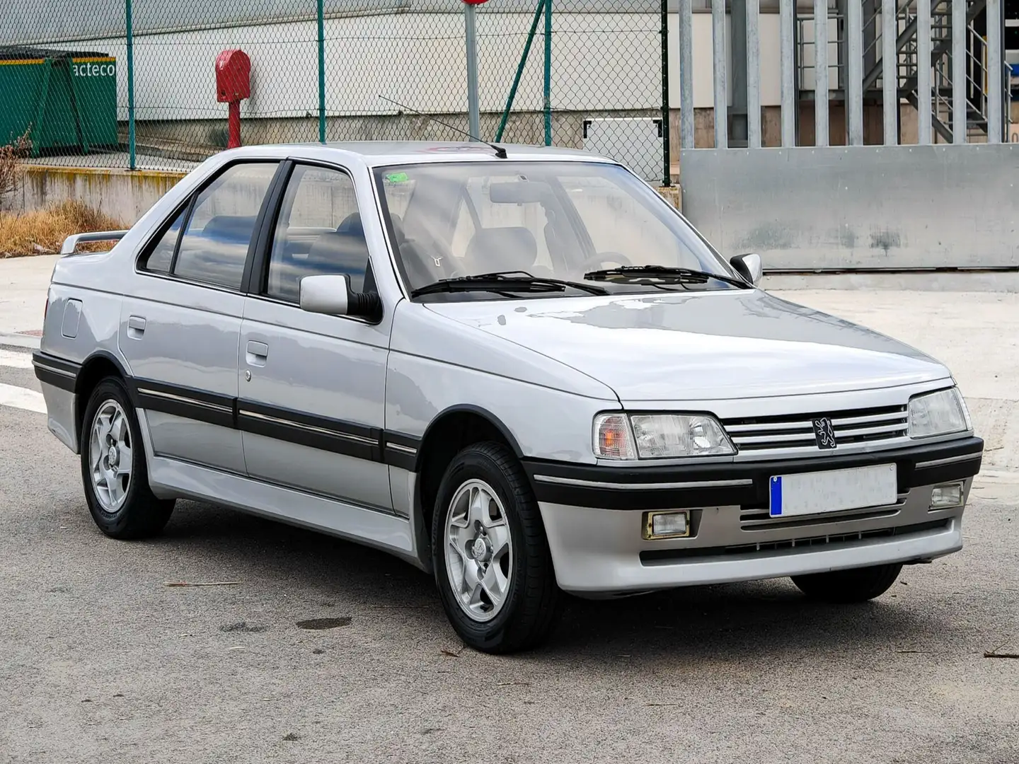 Peugeot 405 Mi 16 Grau - 1