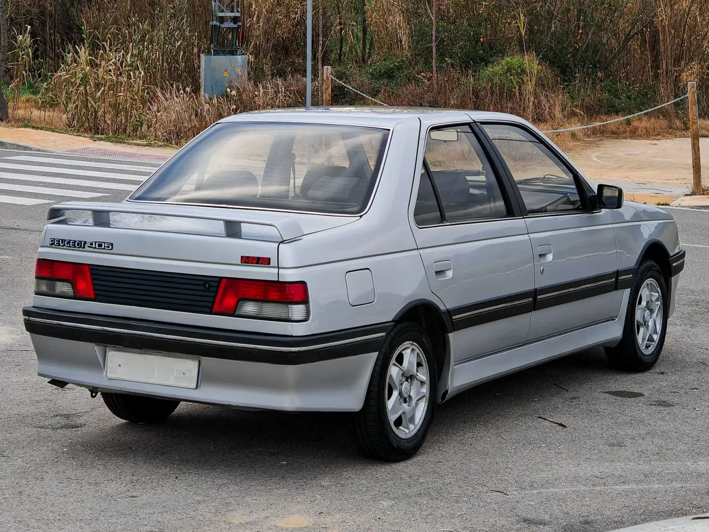 Peugeot 405 Mi 16 Grau - 2