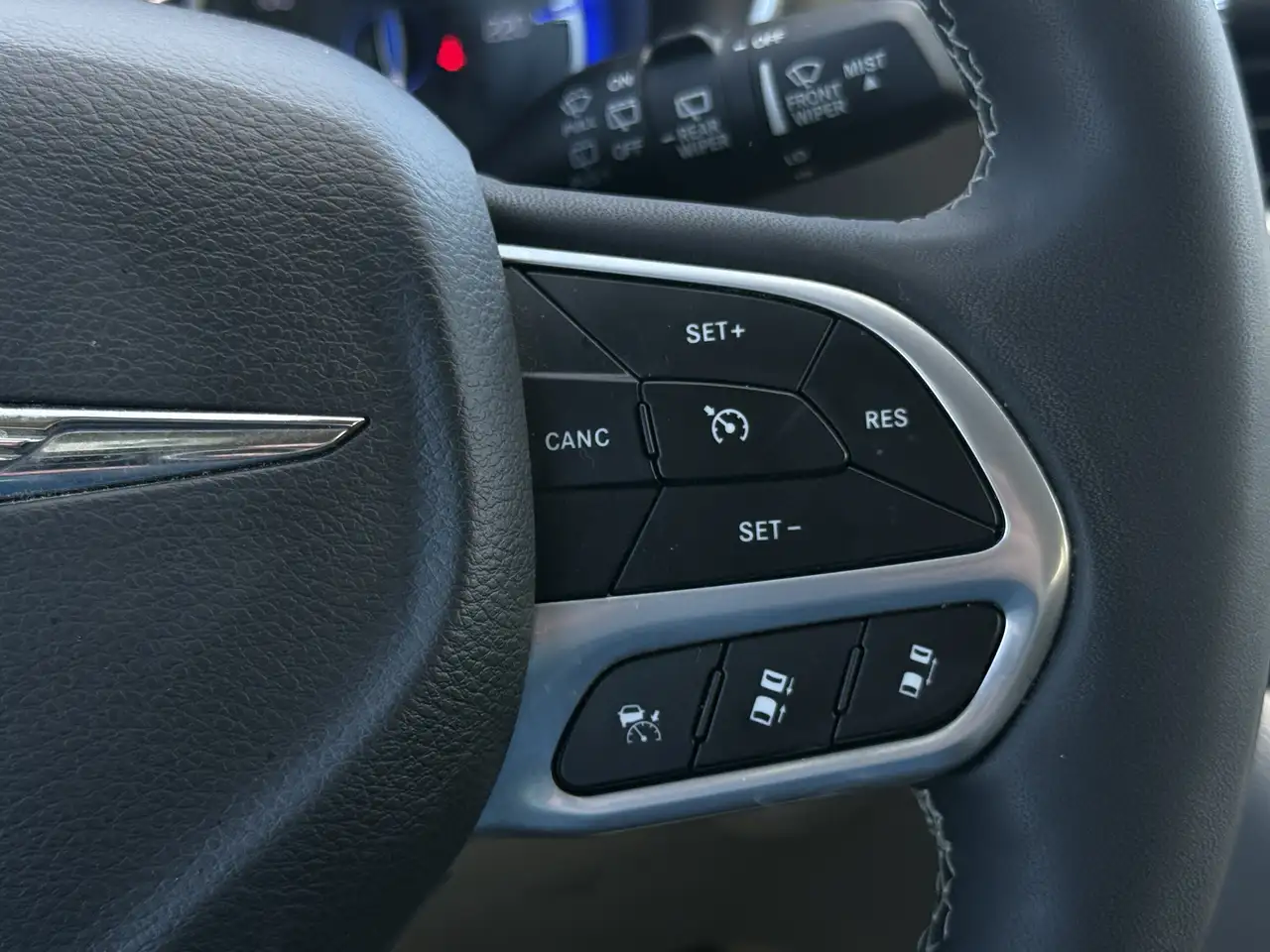 Chrysler Pacifica снимка Chrysler Pacifica