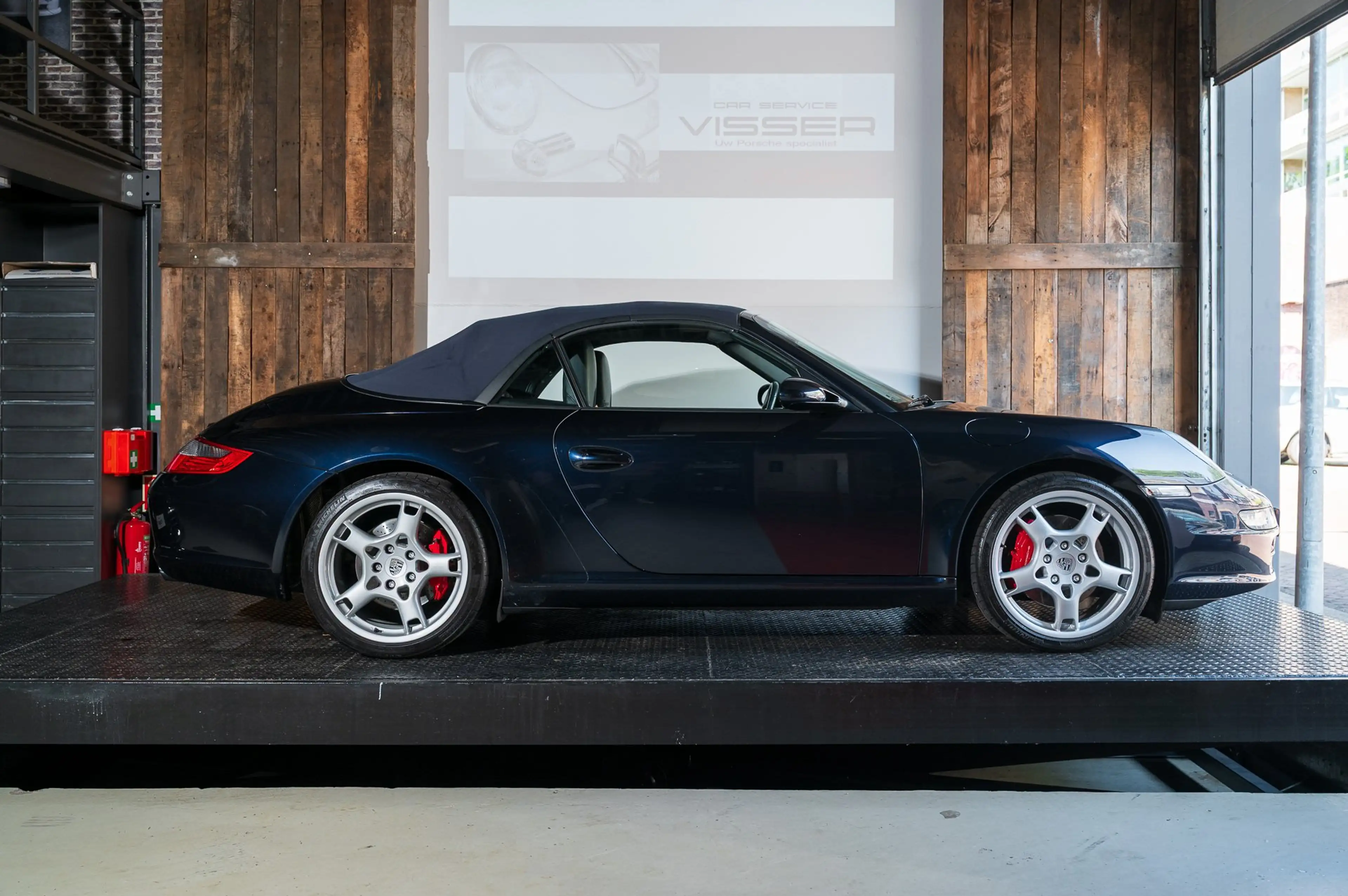 Porsche 997 3.8 Carrera S handgeschakelde cabrio Nachtblau-met — photo 2