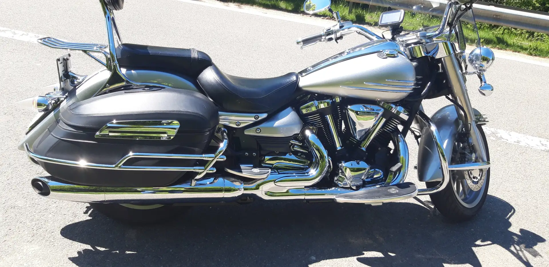 Yamaha XV 1900 Midnightstar Gümüş rengi - 1