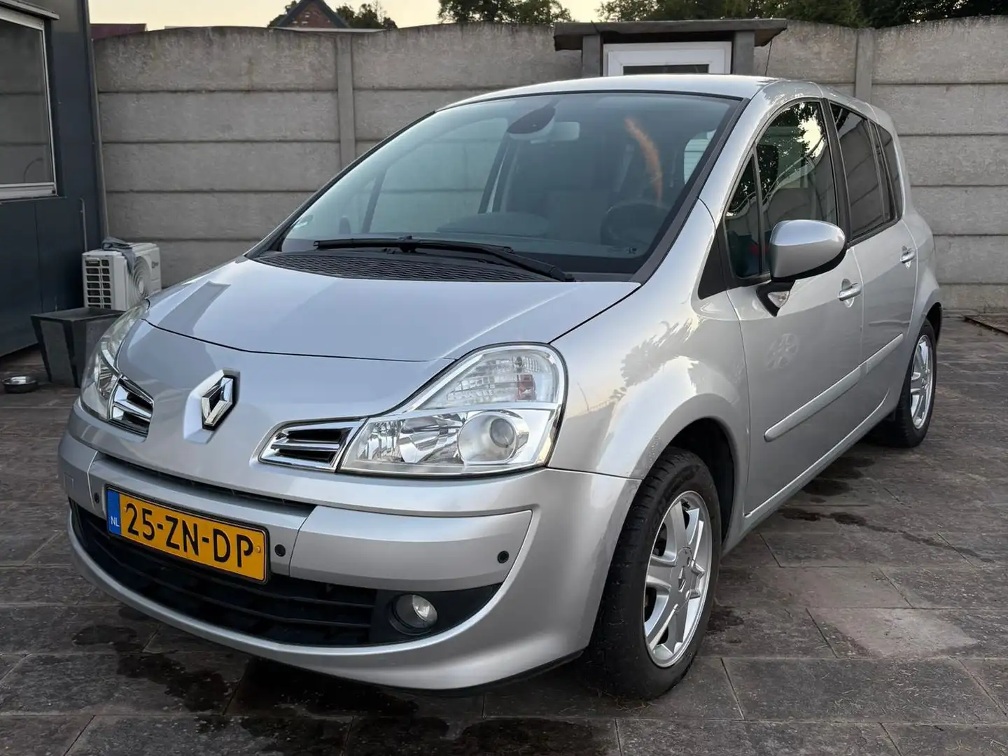 Renault Modus Modus 1.2 TCE Dynamique Grijs - 1