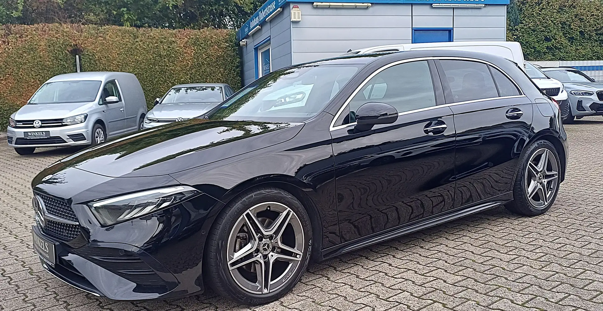 Mercedes-Benz A 180 AMG Line-7Gang-Navi-Klimaau-Kamera-Leder-SH-LH-18" Schwarz - 1