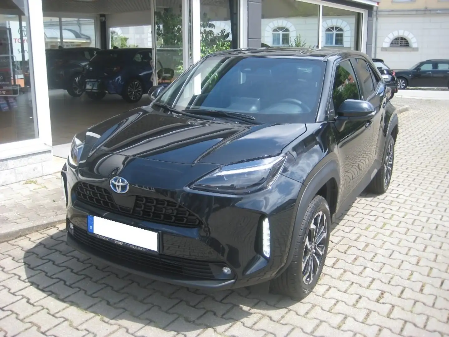 Toyota Yaris Cross Hybrid 1.5 VVT-i Team D Navi LED Winter Schwarz - 1