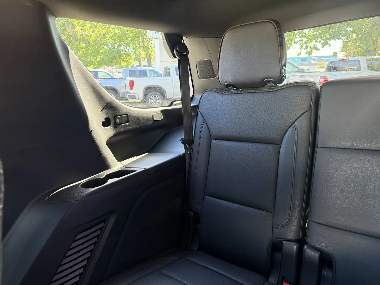 Chevrolet Tahoe photo Chevrolet Tahoe