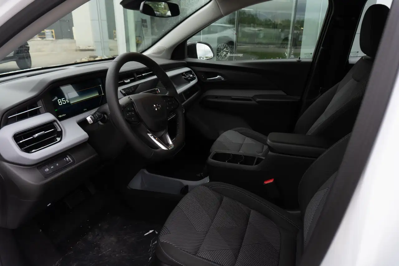 Chevrolet Bolt photo Chevrolet Bolt