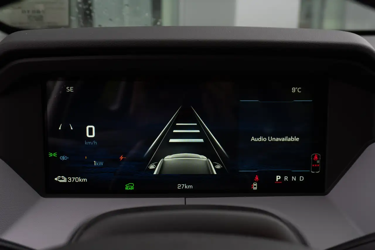 Chevrolet Bolt photo Chevrolet Bolt
