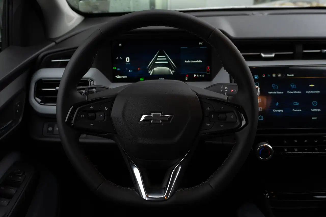 Chevrolet Bolt photo Chevrolet Bolt