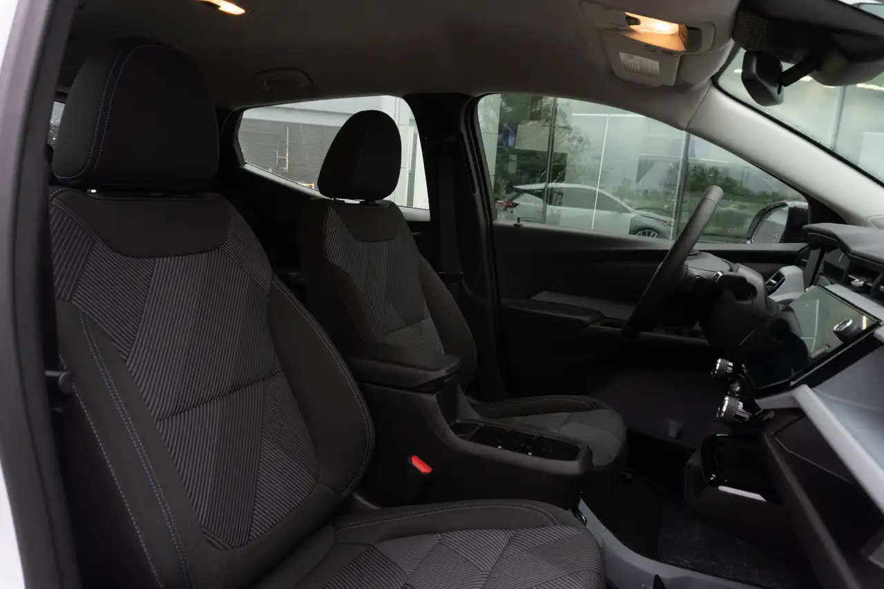 Chevrolet Bolt photo Chevrolet Bolt
