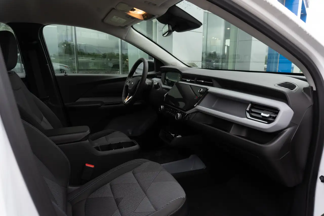 Chevrolet Bolt photo Chevrolet Bolt