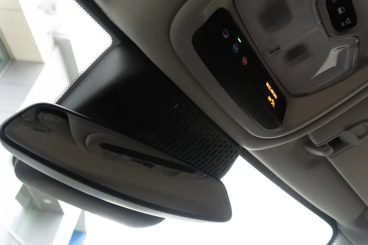 Chevrolet Bolt photo Chevrolet Bolt