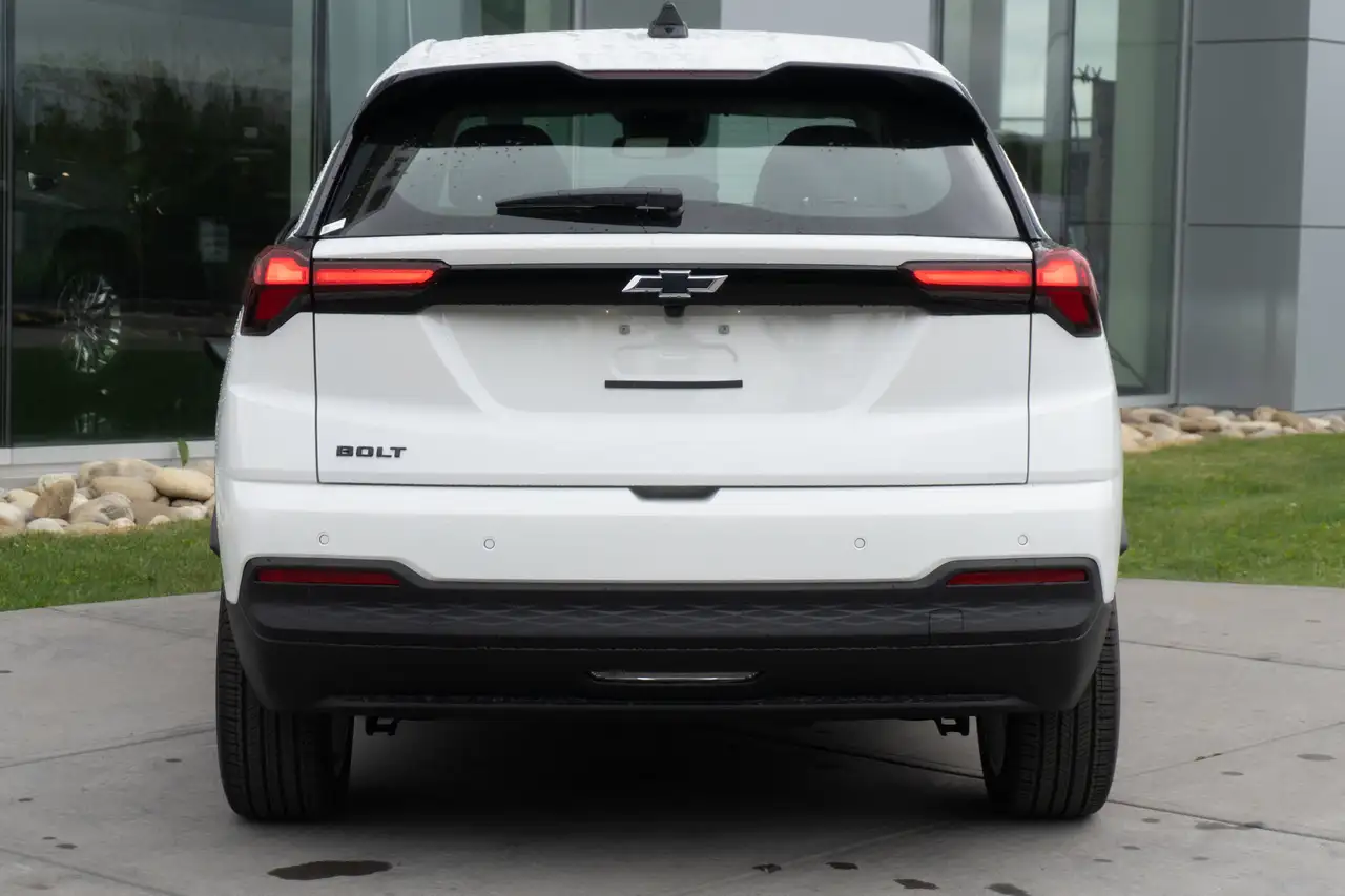 Chevrolet Bolt photo Chevrolet Bolt