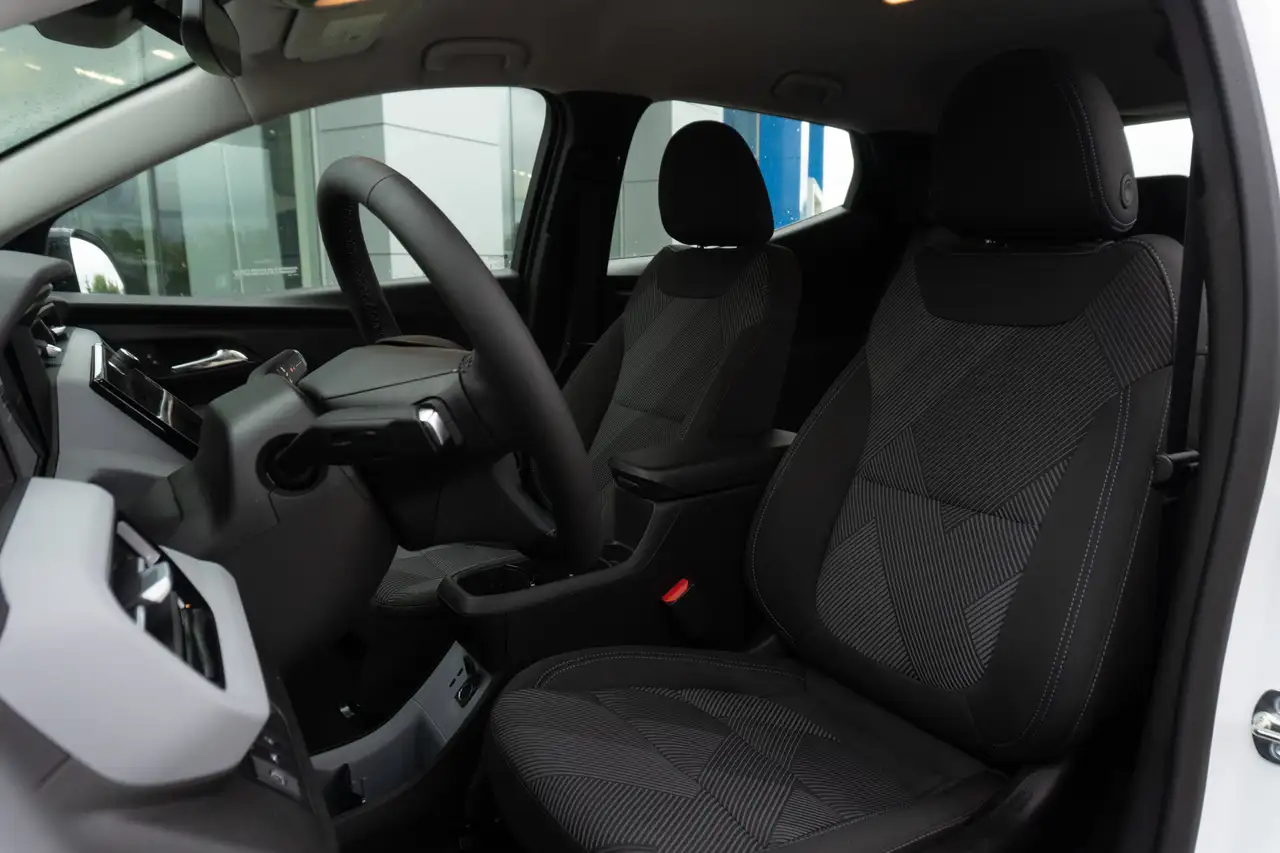 Chevrolet Bolt photo Chevrolet Bolt