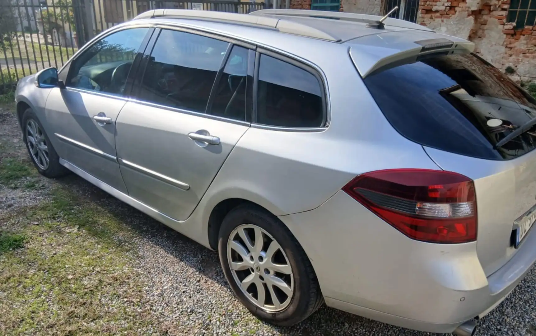 Renault Laguna SporTour 2.0 dci 16v Techno Nav Grigio - 2
