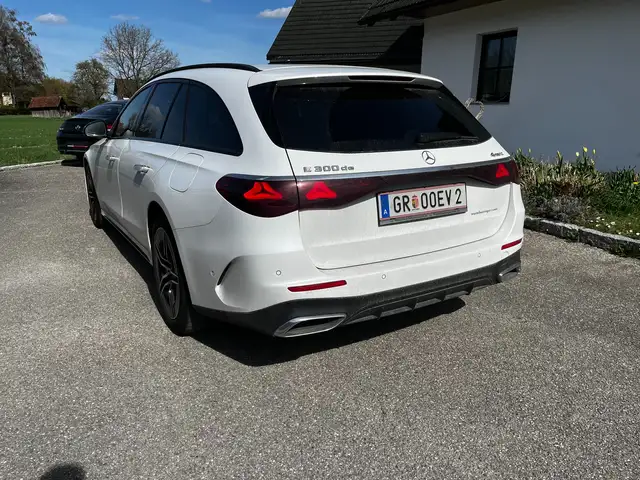 Mercedes-Benz E 300 E 300de T PHEV 4Matic Aut. Ansicht 4
