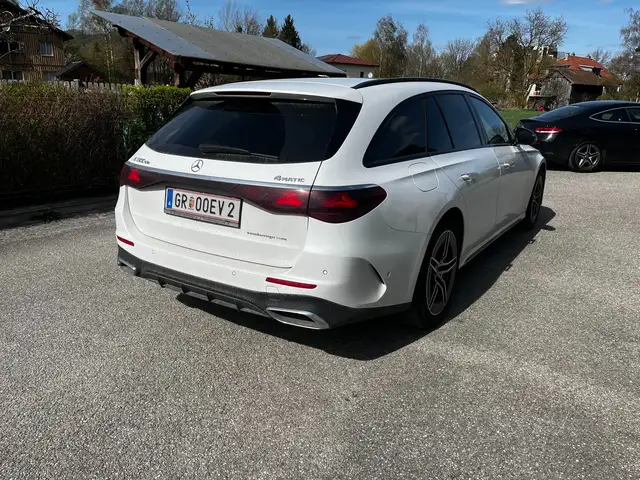 Mercedes-Benz E 300 E 300de T PHEV 4Matic Aut. Ansicht 3