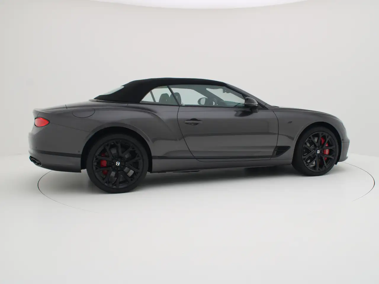 Bentley Continental GTC 2025 — фото 12