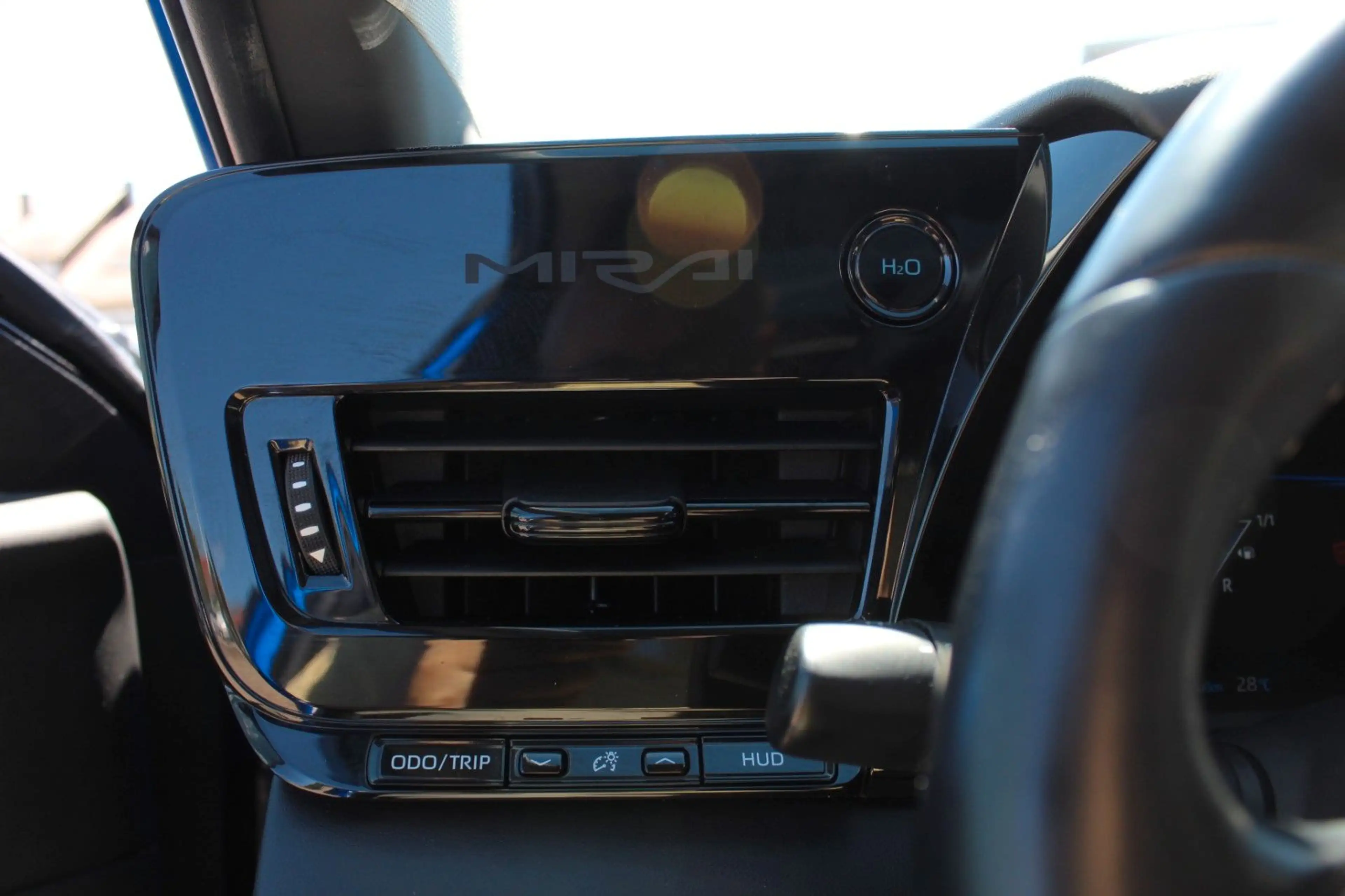 Toyota Mirai Advanced*JBL*HUD*Matrix-LED*Pano*360°*ACC — photo 15