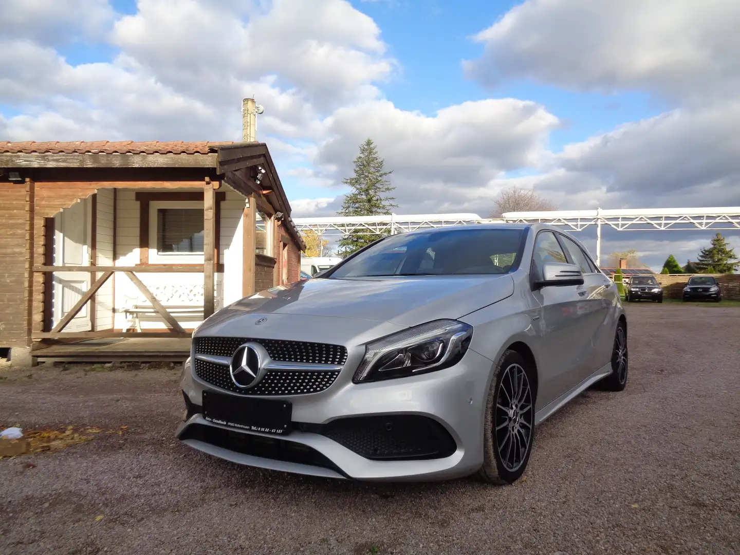 Mercedes-Benz A 180 A 180 BlueEfficiency AMG Silber - 1