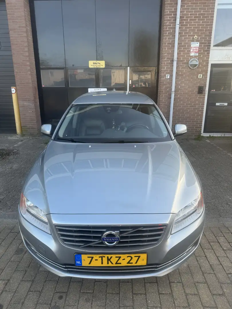 Volvo V70 2.0 D4 Nordic+ Grigio - 1