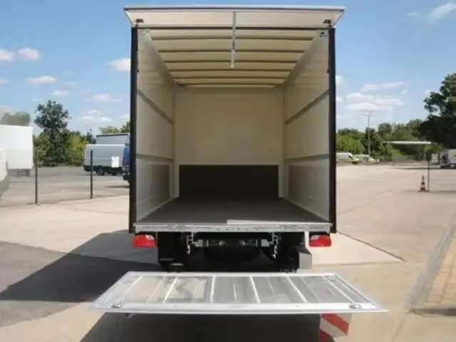 Iveco Daily 35S21A8 Koffer/LBW - Luftfederung Ansicht 3