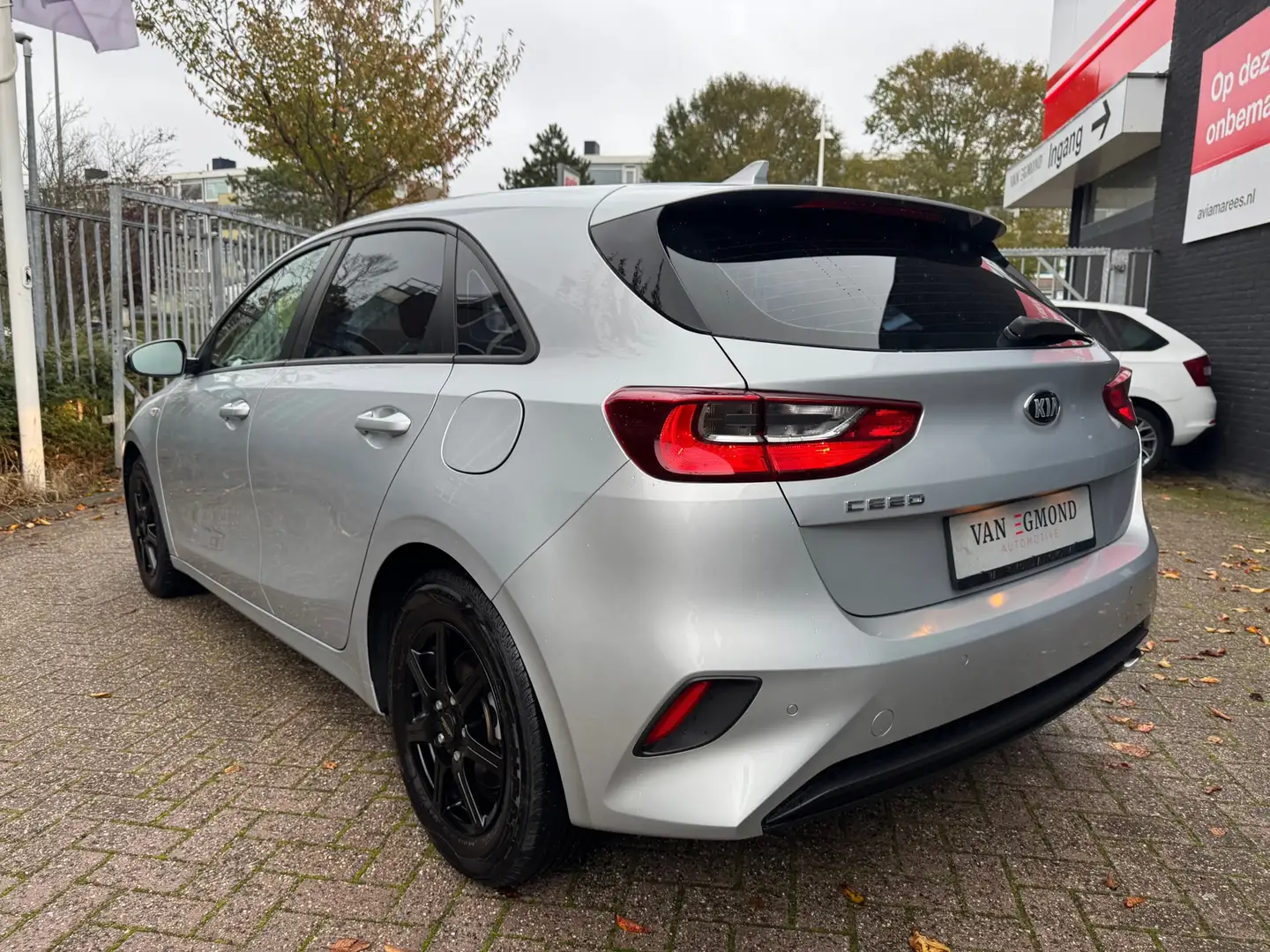 Kia Ceed / cee'd 1.0 T-GDi Grau - 2