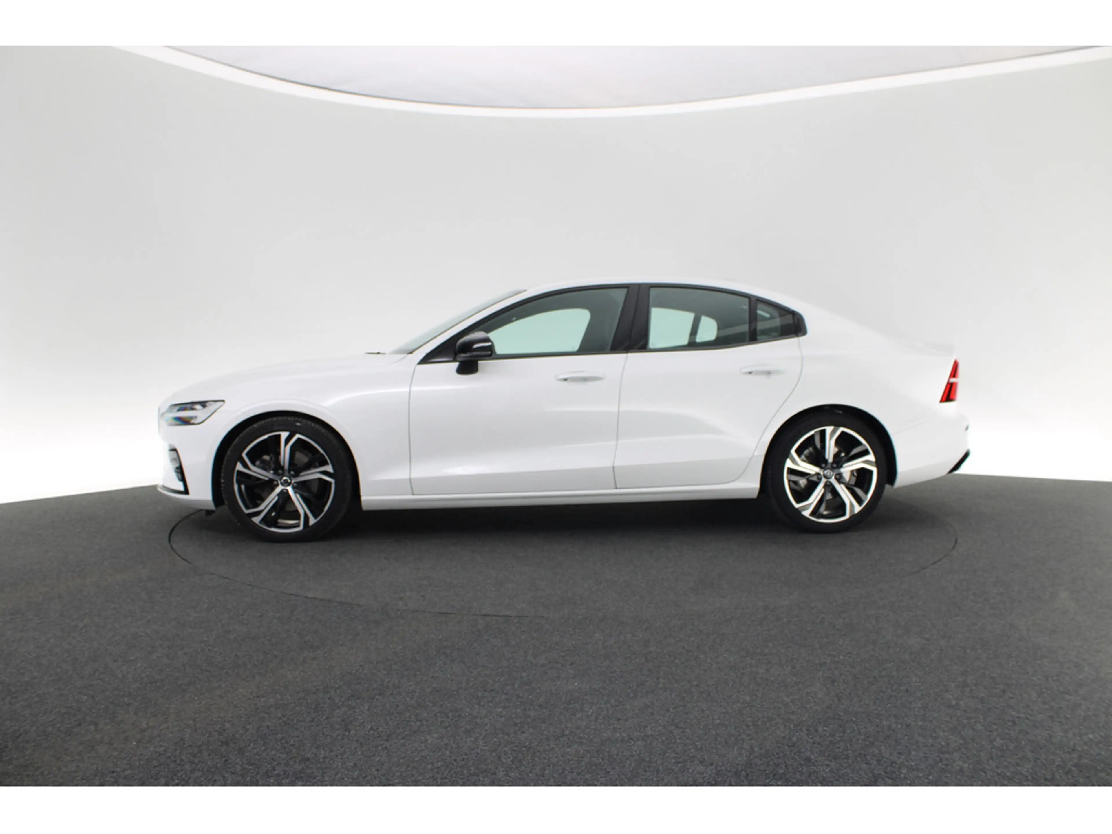 Volvo S60 B4 Plus Dark PDC SHZ MEMORY KAMERA LED — photo 2