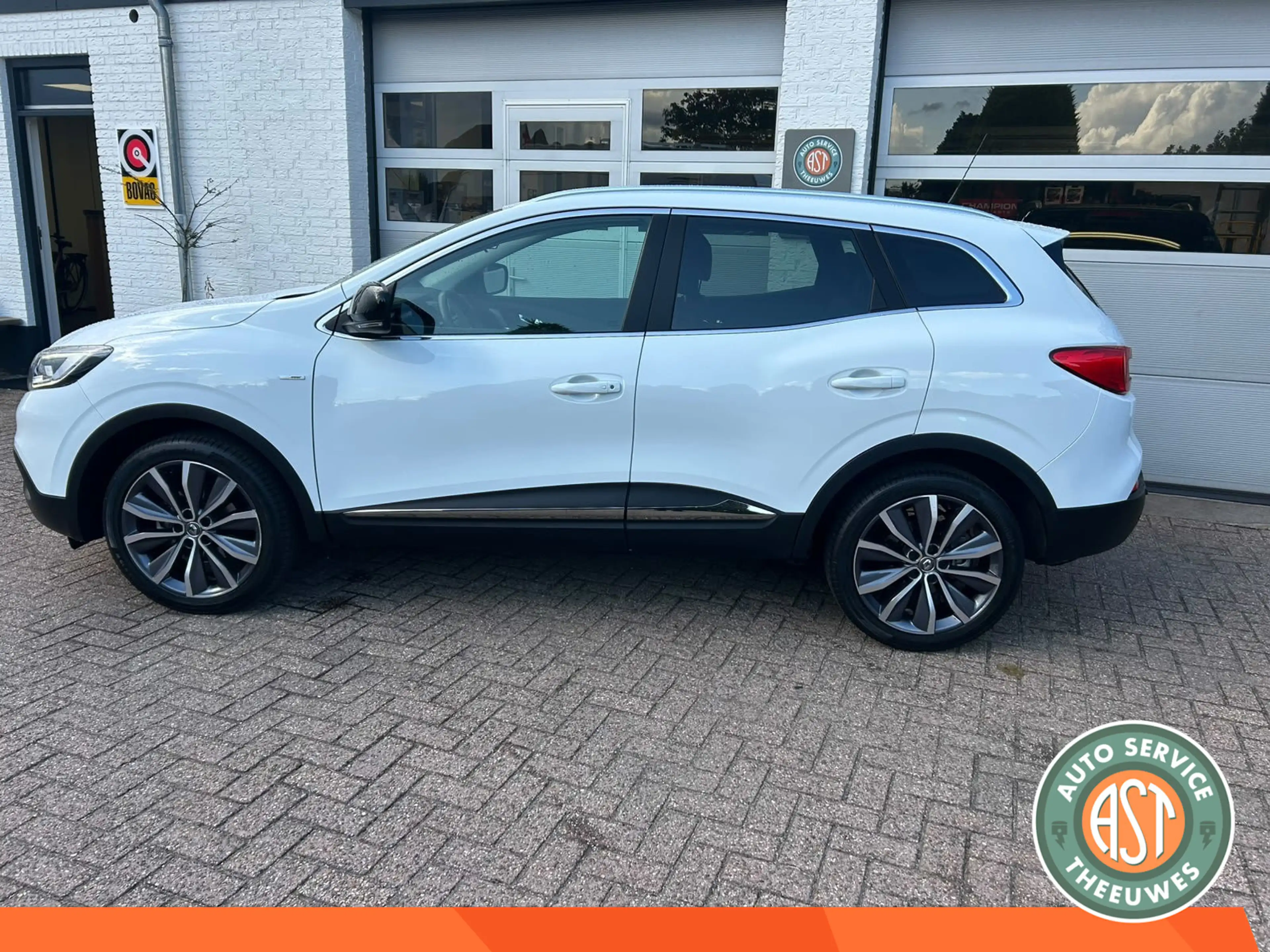 Renault Kadjar 1.2 TCe Bose|LED|NAVI|CAMERA|TREKHAAK|NAP — photo 11