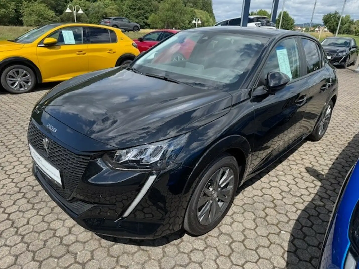 Peugeot e-208 Active Pack Schwarz - 1